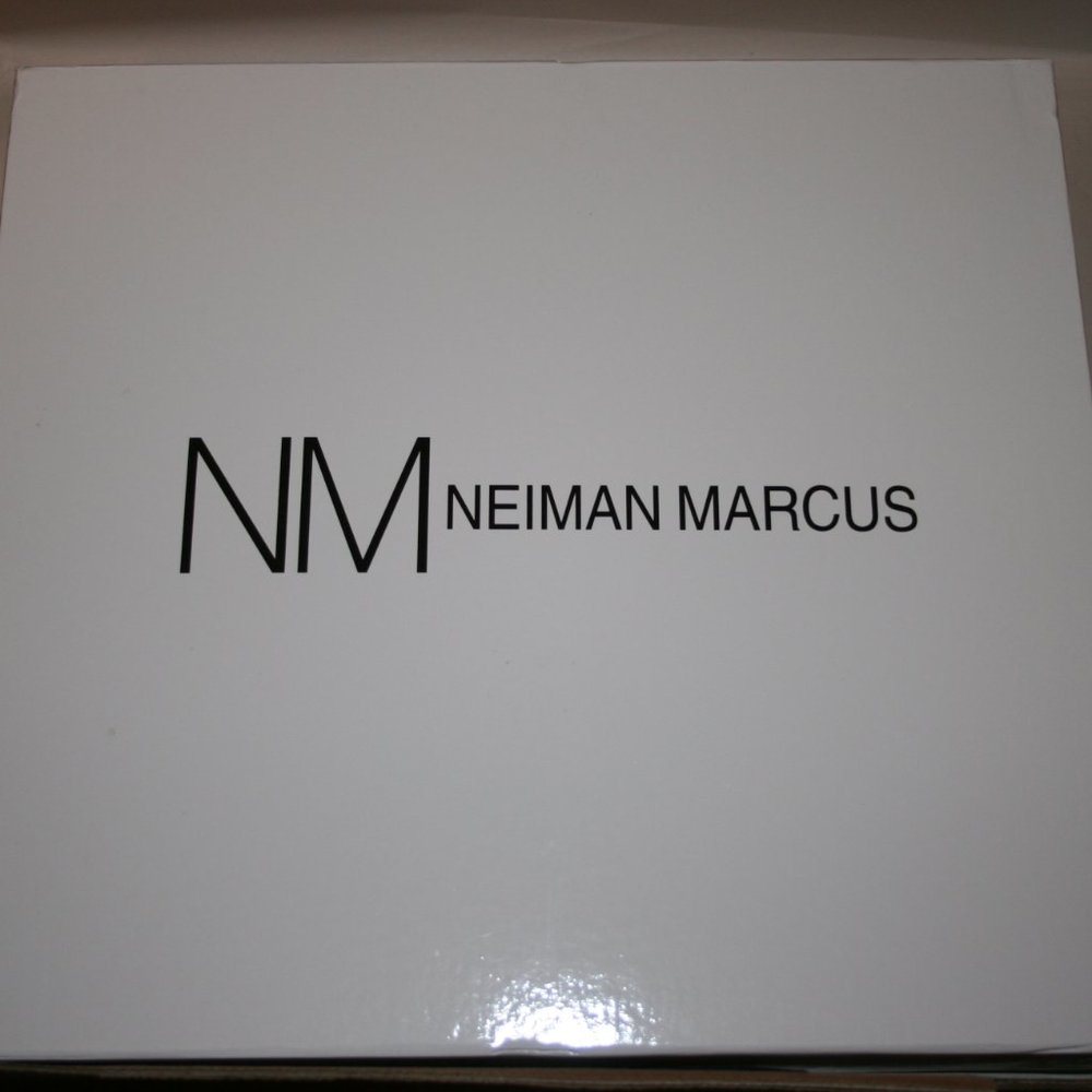 NEIMAN MARCUS Bucasia Floral Brocade Booties 6B - Picture 7 of 8